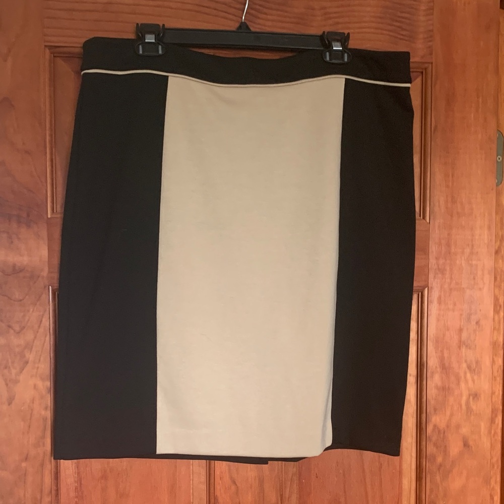 Dana Buchman Black and Cream Asymmetrical Skirt